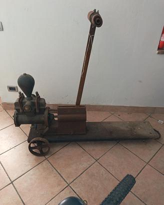 pompa vino vintage