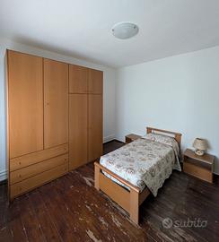 Camera da letto doppia.