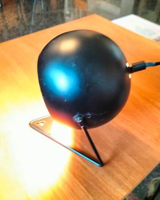 Lampada nera a sfera 