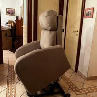 Poltrona motorizzata con rotelle