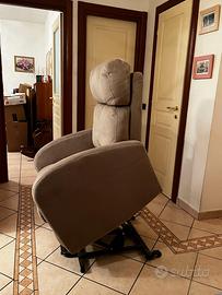 Poltrona motorizzata con rotelle