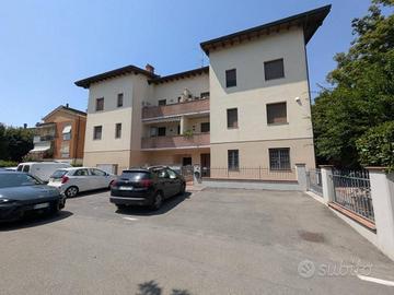Appartamento di 102 m² con 4 locali e box auto a N