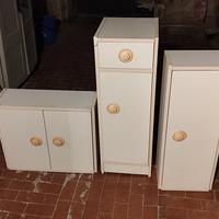 Set mobiletti bianchi da bagno
