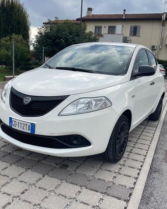 Lancia Ypsilon 1.0 FireFly 5 porte S&S Hybrid Ecoc
