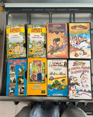 8 VIDEOCASSETTE PER TUTTE LE ETÀ