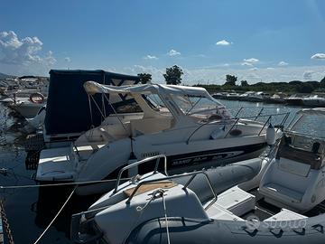 Mano' Marine Cabin 22.52