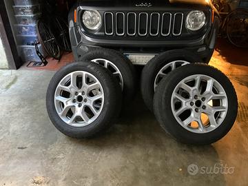 Cerchi in lega con gomme 215/60/17