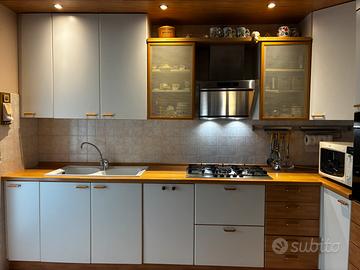 Ampia cucina + tavolo da 4