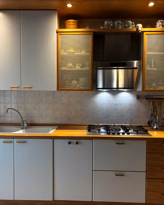 Ampia cucina + tavolo da 4