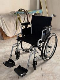 Carrozzina per anziani e disabili