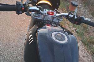 Ducati Monster 900 - 2000