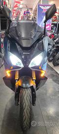 HONDA Forza 750