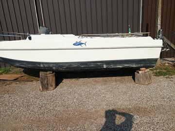 Barca trimarano 5.30