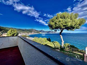 3 LOCALI A LAIGUEGLIA