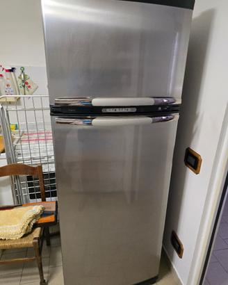 Frigorifero Whirlpool colore acciaio Defrost 423lt