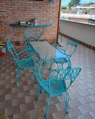 SALOTTINO DA ESTERNO IN FERRO BATTUTO, ANNI 50.