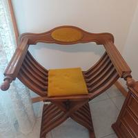 Sedia appoggia abiti