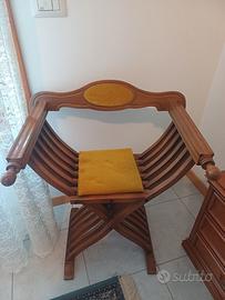 Sedia appoggia abiti