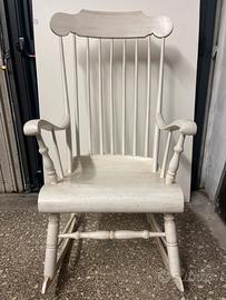 Sedia a dondolo in legno