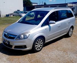 Opel Zafira 1.8 16V VVT Cosmo