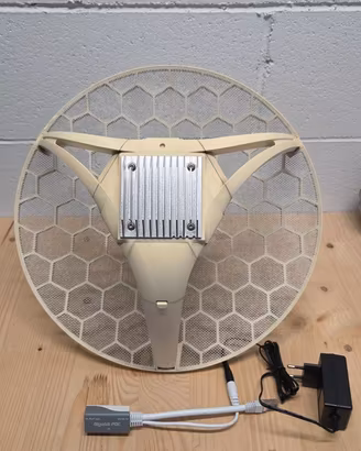 Antenna 4G+ Mikrotik LHG LTE18 con modem SIM int.