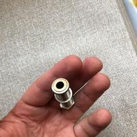 Presa jack a cilindro per basso