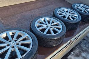 Cerchi in lega VW da 16 con copertoni