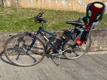 Bicicletta da donna con seggiolino