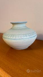 Vaso di ceramica lavorato a mano 