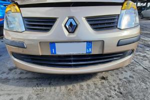 RENAULT MODUS 2005 - PARAURTI ANTERIORE