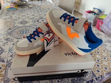Scarpe nr.32 marca Victoria NUOVE CON ETICHETTA