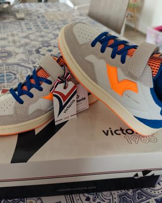 Scarpe nr.32 marca Victoria NUOVE CON ETICHETTA