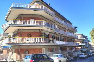 3 LOCALI A ALBANO LAZIALE