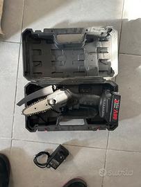 Motosega a batteria