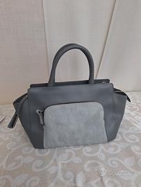Borsa Nicoli in pelle grigio chiaro con dettaglio 
