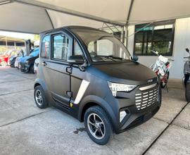 NUOVA MICRO CAR MIA ELETTERICA si guida a 14 anni 