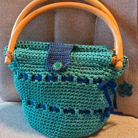 Borsa artigianale turchese con manici bambù