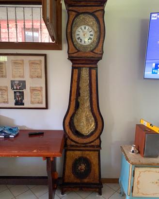 Antico orologio a pendolo