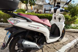 Sym Symphony ST 200 ABS con parabrezza