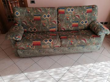 Divano tre posti per soggiorno