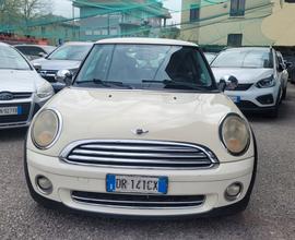 Mini One 1.4 Benzina .. motore consuma olio..