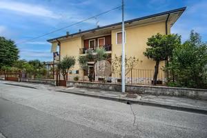 2 LOCALI A REZZATO