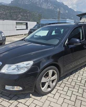 Skoda Octavia Wagon 2.0 tdi Elegance 4x4 fap