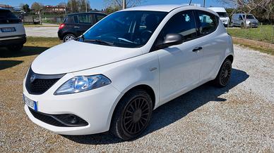 Lancia Ypsilon 1.0 FireFly 5 porte S&S Hybrid Ecoc