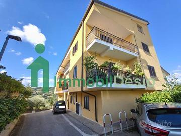 Appartamento di 123 m² con più di 5 locali e box a