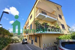 Appartamento di 123 m² con più di 5 locali e box a