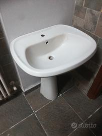 Lavandino con colonna nuovo