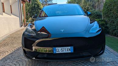 Tesla Model Y tenuto molto bene