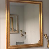 Specchio con cornice dorata classica – 100x80 cm