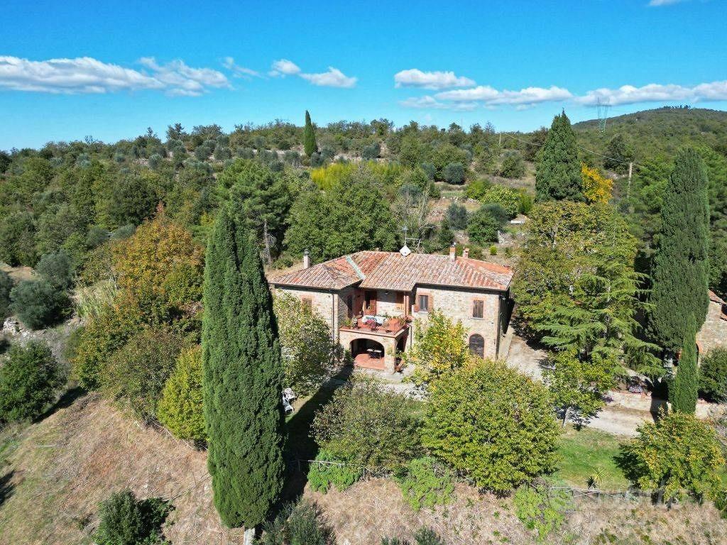 Rustico / Casale di 253 m² con più di 5 locali e b - Vista 3